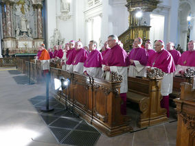 Abschlussvesper der Bischofskonferenz mit Spendung des Bonifatiussegens (© Karl-Franz Thiede)